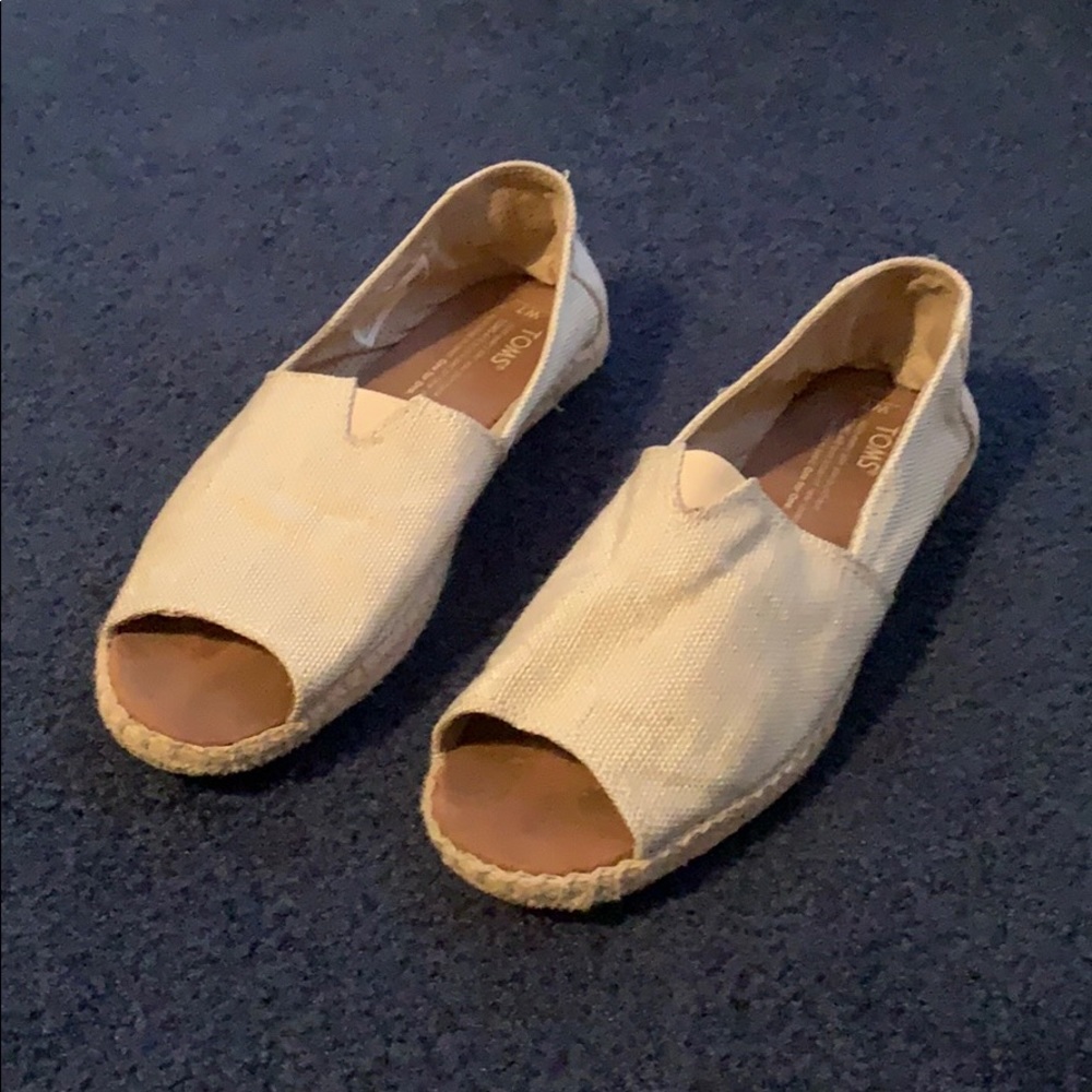 Toms Shoes